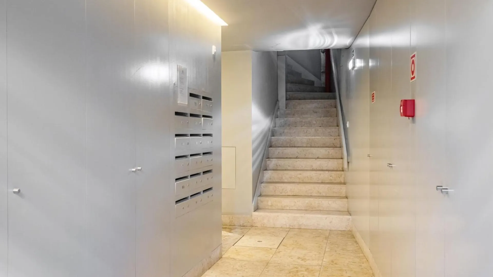 Apartment Akicity Cais Sodre Hope Lisbon
